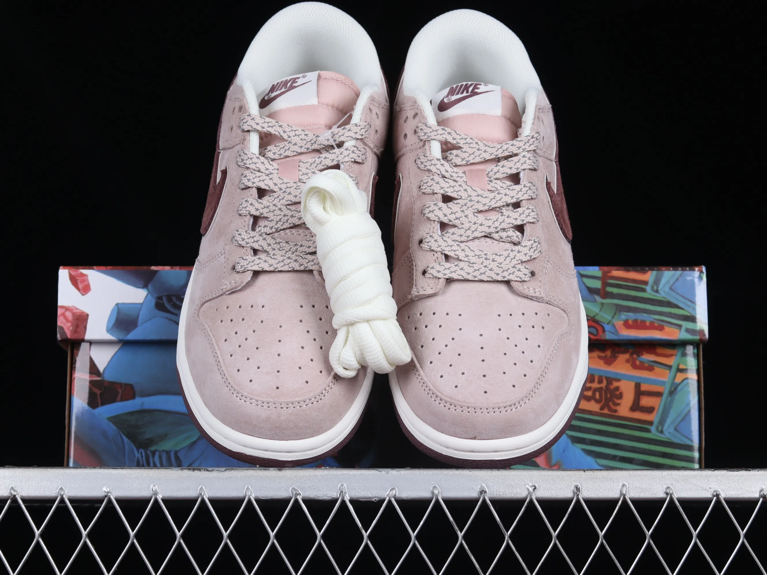 All Categories Nk SB Dunk Series Nk SB Dunk Low Low-top sneakers Otomo Katsuhiro x Nk SB Dunk Low "Steamboy OST" Creative customization collaboration Otomo Katsuhiro co-branded SB low-top sports casual sneakers ST1391-206
